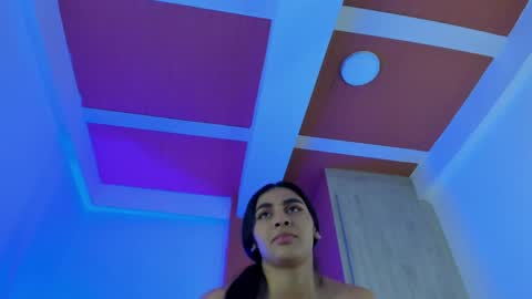 Manuela online show from June 9, 1:39 am