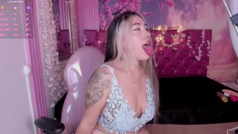 Manuela  online show from September 23, 4:50 am