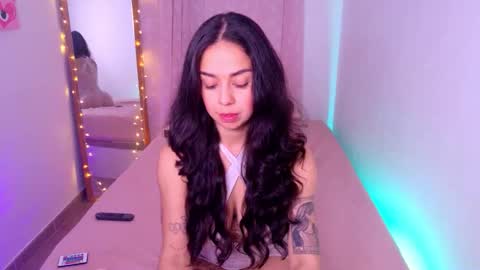     online show from March 25, 8:21 am