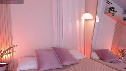 Mara  online show from April 11, 9:19 pm