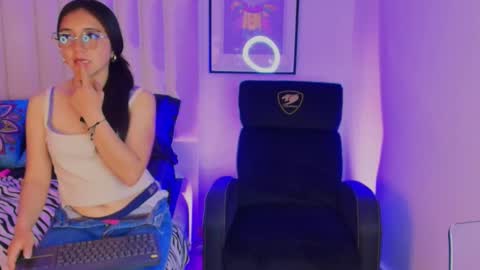 Mara online show from December 18, 9:54 pm