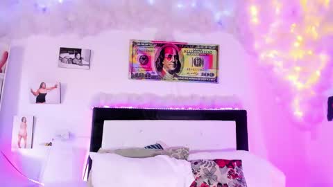 maralinette22 online show from February 19, 8:52 pm