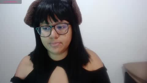Snapshot of marasilk chatting on September 17, 12:30 pm Mara Silk online show from September 17, 12:30 pm