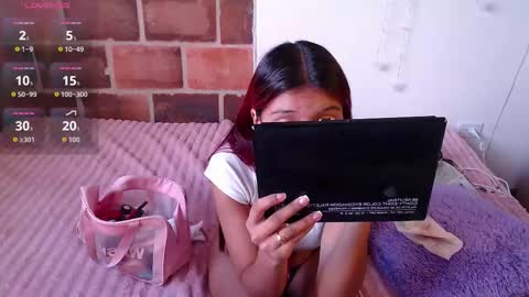 Maray Lous  online show from March 25, 9:54 pm