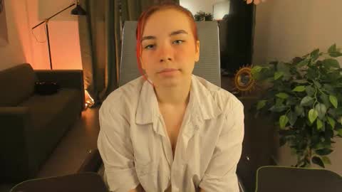 MarcelineChi online show from December 17, 8:43 am