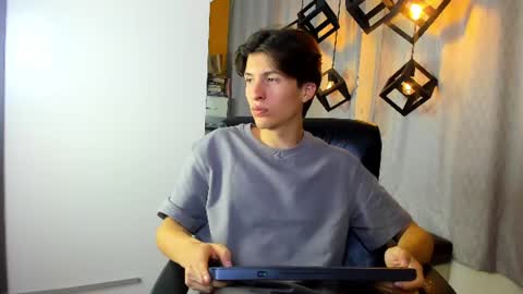 marcoviolet online show from June 20, 8:04 pm