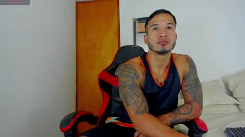 marcus_elrey online show from May 8, 10:32 am