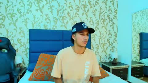 Snapshot of marcus_jeron chatting on September 23, 2:38 am marcus_jeron online show from September 23, 2:38 am