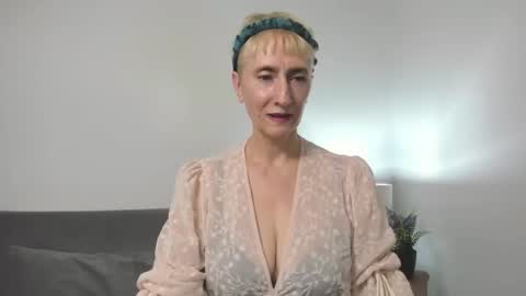 margaretmature online show from September 19, 12:09 pm
