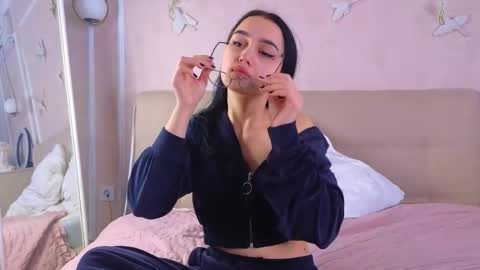 margarettparker online show from April 20, 7:11 am