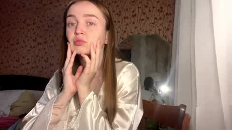 Chloe online show from March 31, 3:45 pm