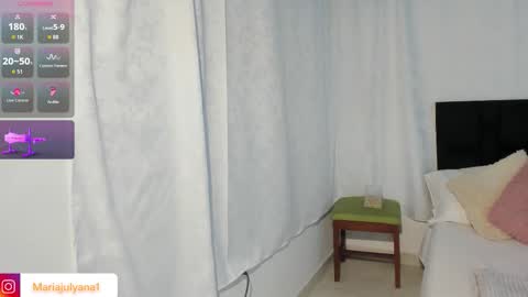 V A N E S S A  online show from October 3, 5:16 am