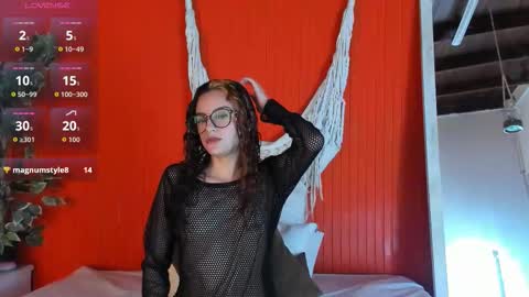 maria_turner1 online show from March 5, 11:41 am