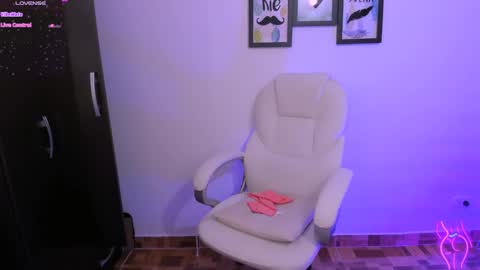 Snapshot of mariaan_m chatting on February 4, 2:32 pm Leidy online show from February 4, 2:32 pm