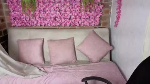 Maria online show from April 4, 1:29 pm