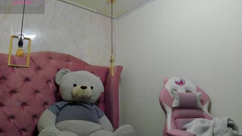 Snapshot of mariam__cute chatting on February 1, 6:29 pm online show from February 1, 6:29 pm