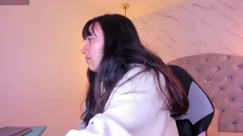 Snapshot of mariam__cute chatting on March 8, 11:27 am online show from March 8, 11:27 am