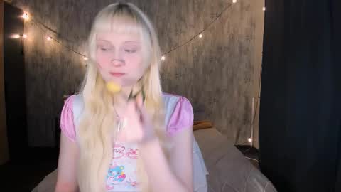 Maria online show from December 15, 4:52 am