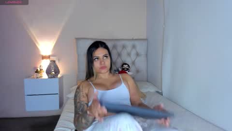 Snapshot of mariana___roexx chatting on October 8, 1:02 am Mariana   roexx online show from October 8, 1:02 am