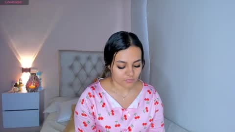 Snapshot of mariana___roexx chatting on October 6, 6:15 pm Mariana   roexx online show from October 6, 6:15 pm
