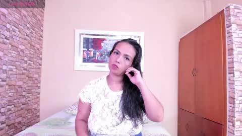 mariana mauricio online show from March 10, 2:50 am