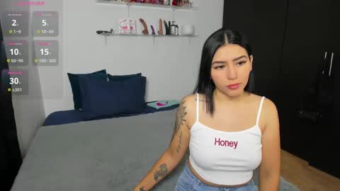 MARIANA Y VALENTINA online show from October 2, 11:09 am