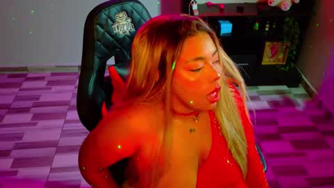 Mariana Prada online show from December 2, 5:59 am