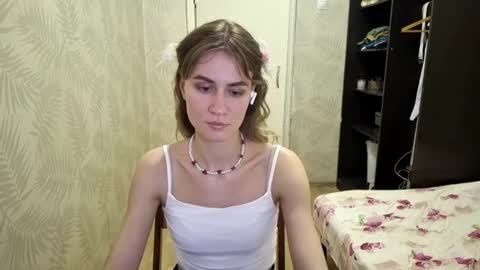 Elianor online show from April 4, 6:37 pm