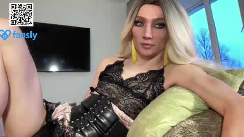 Mari online show from January 11, 1:11 pm