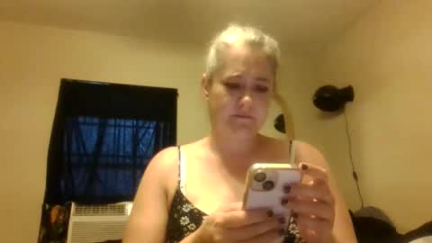 Marie online show from May 22, 3:52 pm