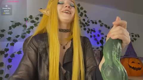 Mariel Gold online show from October 31, 6:47 am