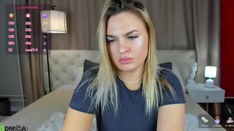 Mariel online show from February 18, 1:27 am