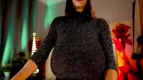 Nikita - Scroll down and read my bio please. New Pictures in Bio online show from November 19, 7:40 am