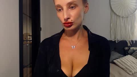 MarilynDevilish online show from September 14, 8:10 pm