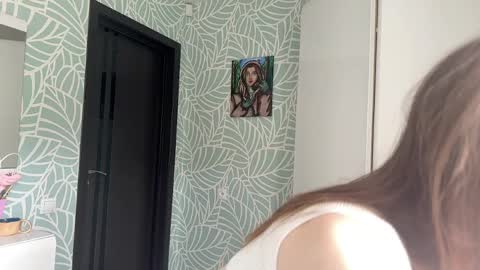 Sally 3 online show from May 26, 5:46 am