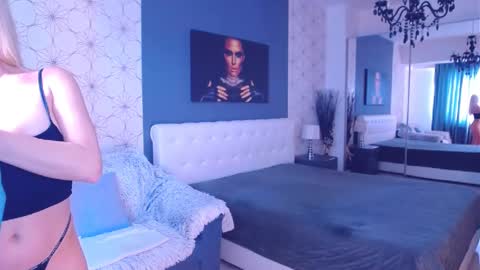 Snapshot of marimais chatting on March 11, 7:03 am Mary Mais online show from March 11, 7:03 am
