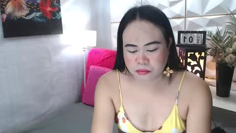 LEAH online show from December 2, 3:27 am