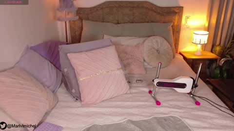 marivimichel_s online show from May 12, 11:14 pm