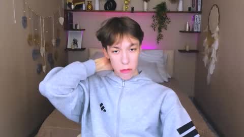 Mark online show from November 11, 8:55 pm