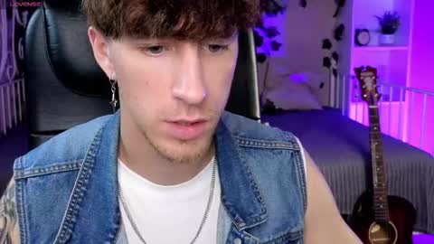 mark_caron online show from October 17, 8:46 pm