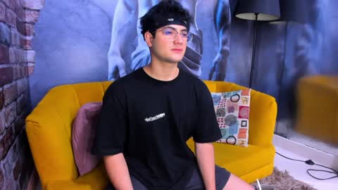 mark_evans1_ online show from February 7, 2:51 am