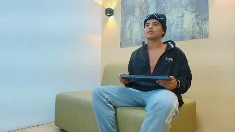 Mark online show from June 9, 3:50 am