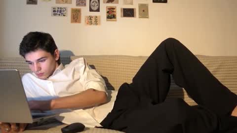 Mark online show from October 18, 12:31 pm