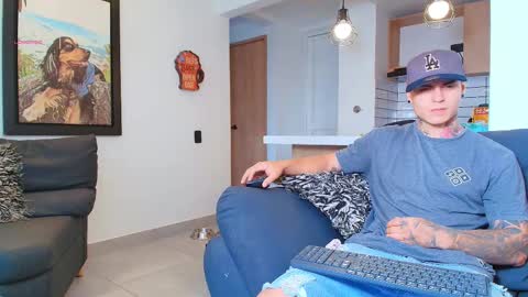 Snapshot of marko_toro__ chatting on October 19, 4:11 pm Sebastian online show from October 19, 4:11 pm