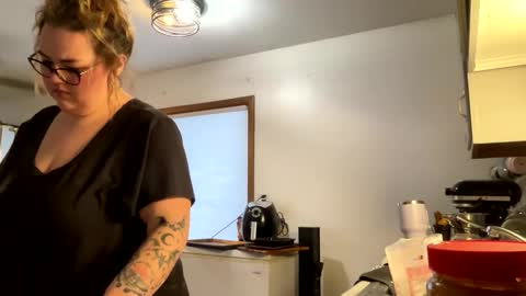 maroon_moon online show from February 18, 10:47 pm