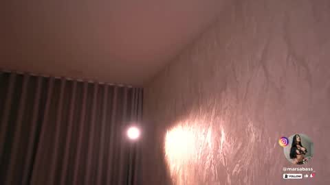 Snapshot of marsabass chatting on October 17, 9:52 pm online show from October 17, 9:52 pm
