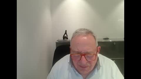 martin_1947 online show from February 13, 11:04 pm