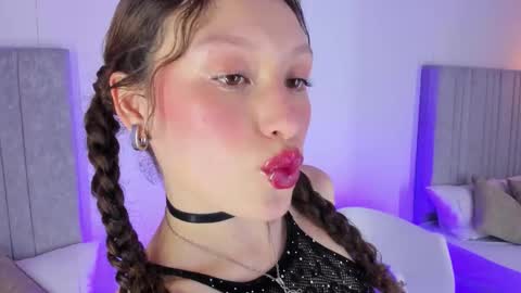 mari online show from March 17, 8:58 pm