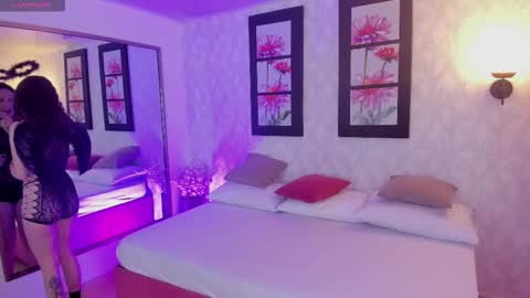 mari online show from October 31, 1:55 pm