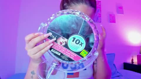 C A R O L I N A  online show from May 8, 11:27 am
